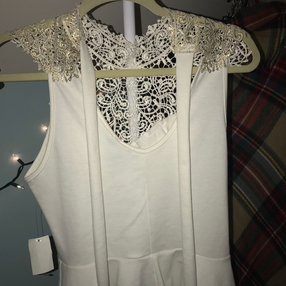 JUNIOR’S FORMAL PARTY TOP - Picture 2 of 3